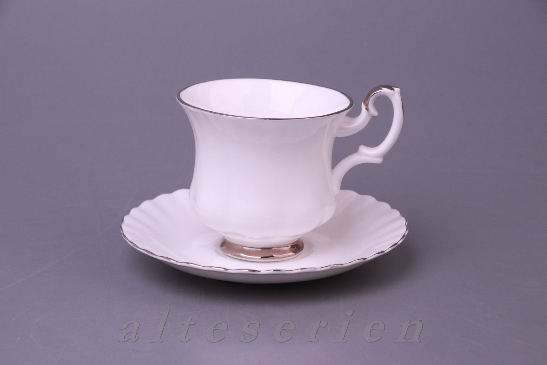 Kaffeetasse mit Untere klein