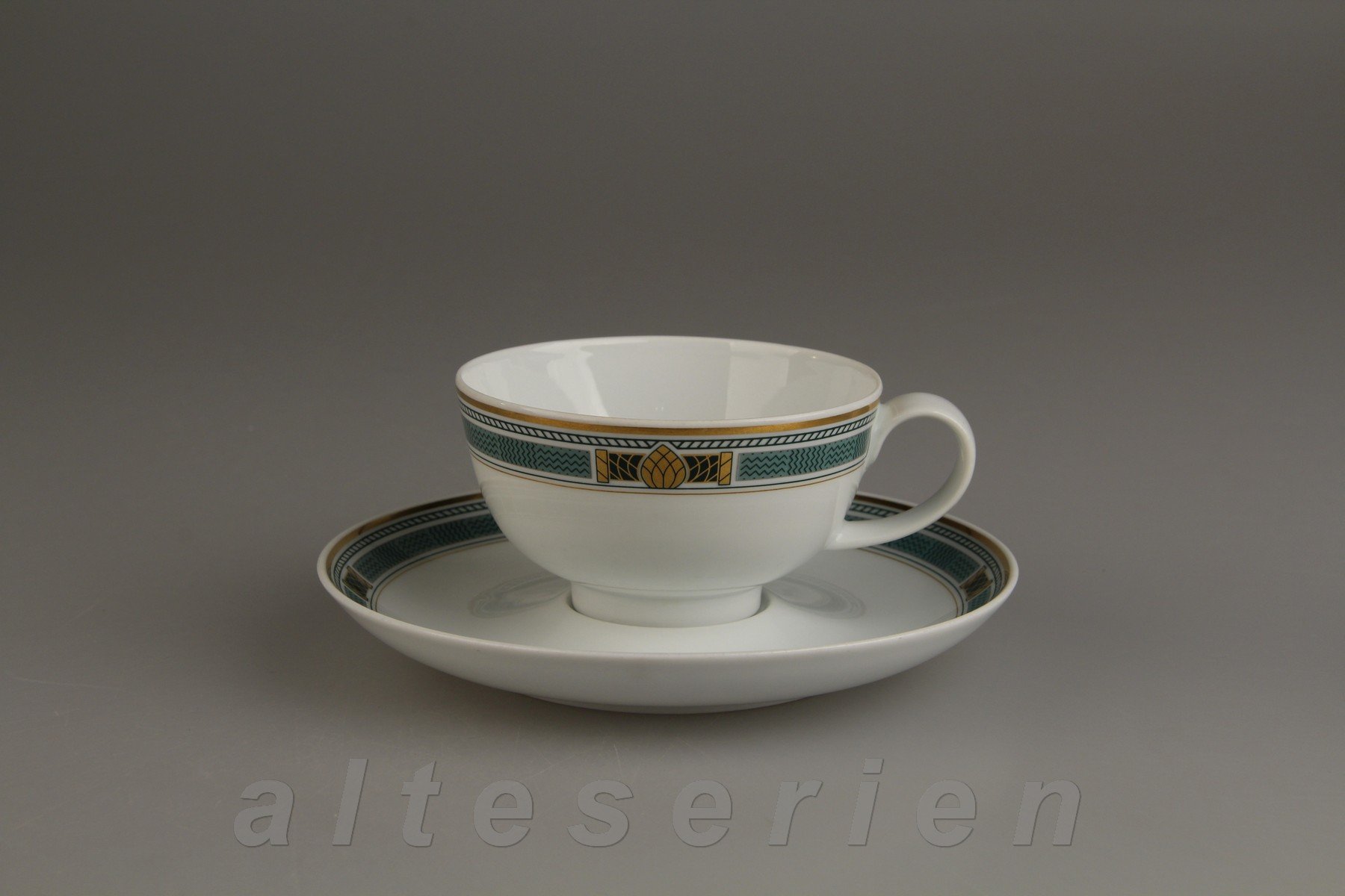 Teetasse mit Untere