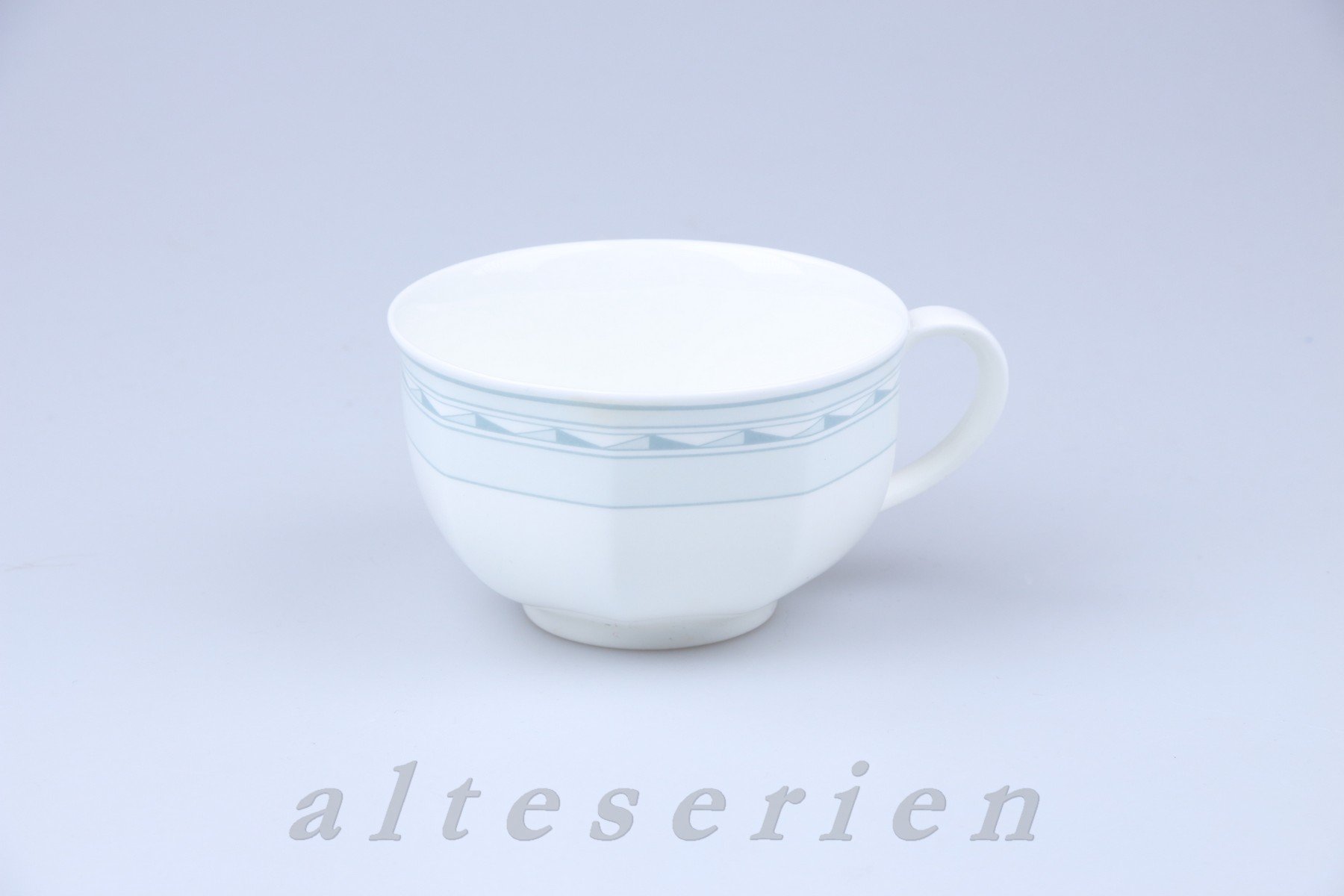 Teetasse D 9 cm H 5,3 cm