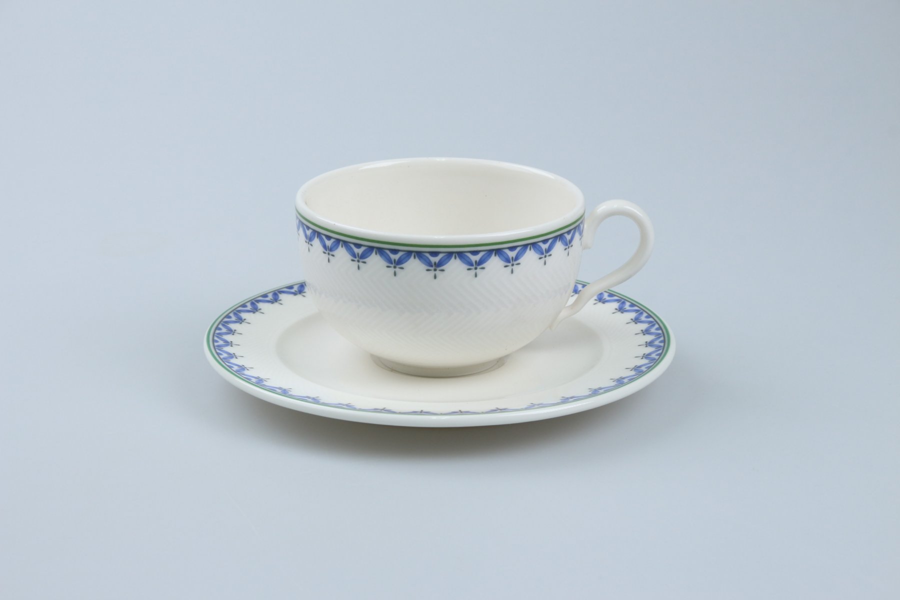 Teetasse mit Untere