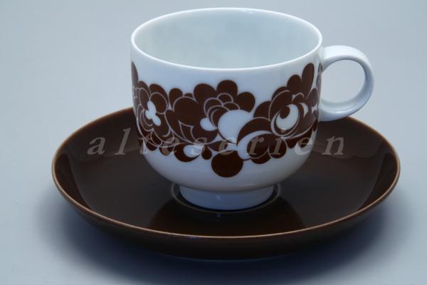 Kaffeetasse mit Untere braun