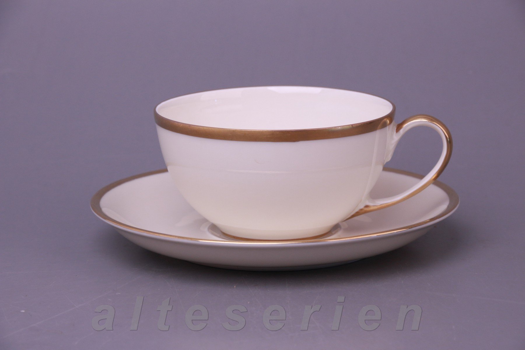 Teetasse mit Untere