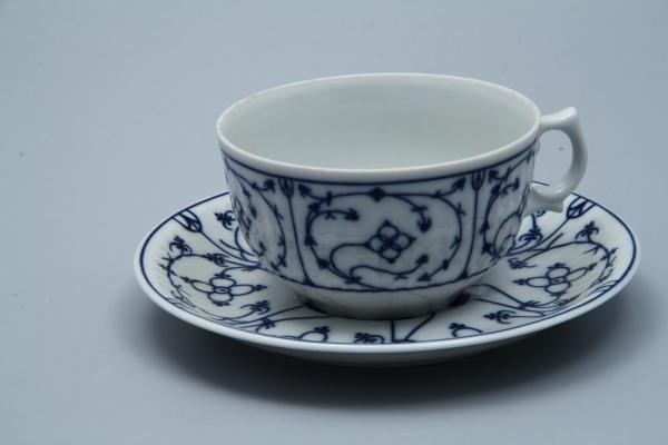 Teetasse mit Untere