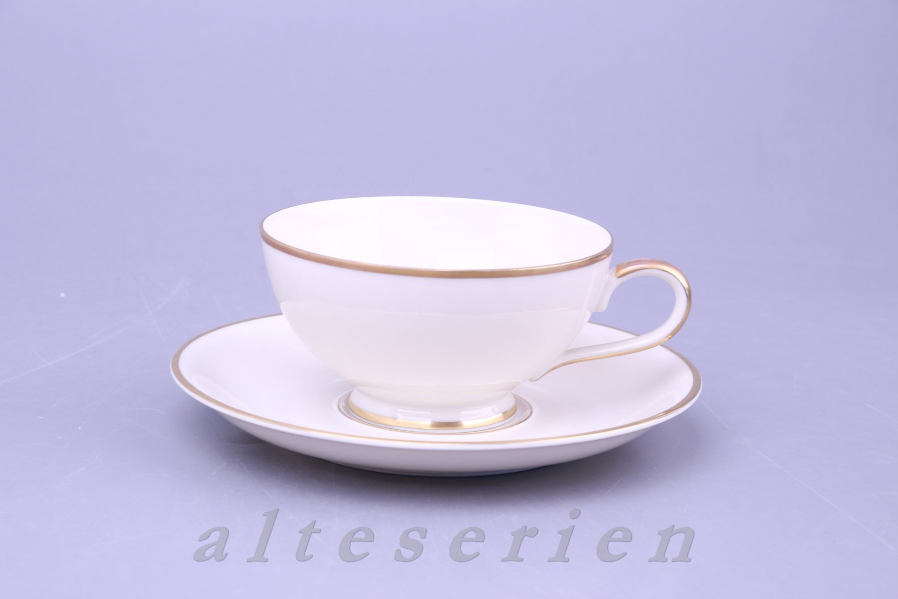 Teetasse mit Untere