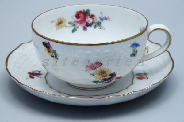 Teetasse mit Untere