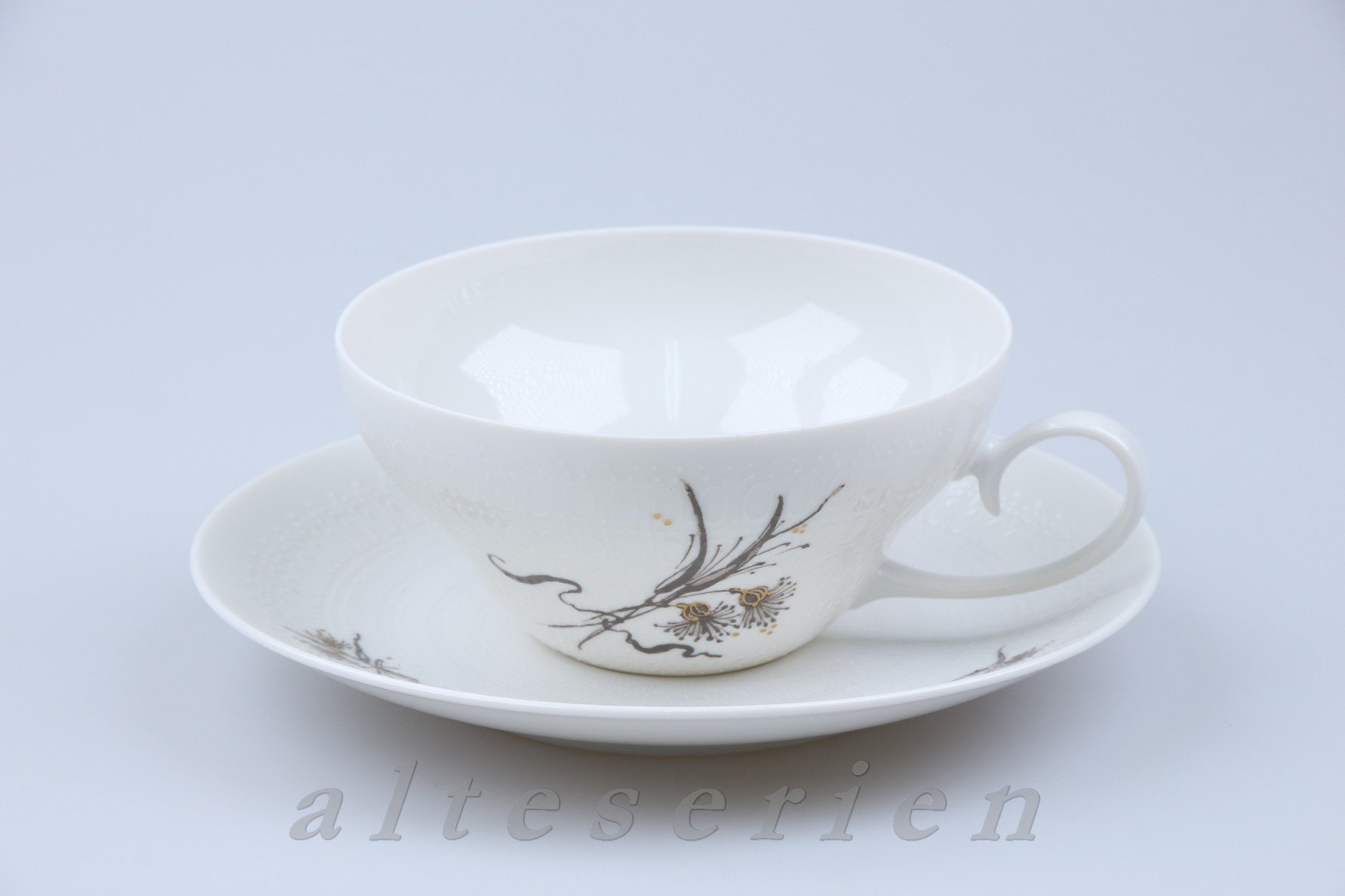 Teetasse mit Untere