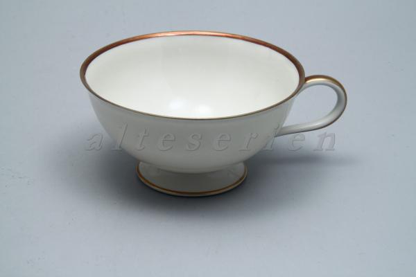 Teetasse auf Fuß D 10,5 cm H 5,3 cm Modell Nr. 2