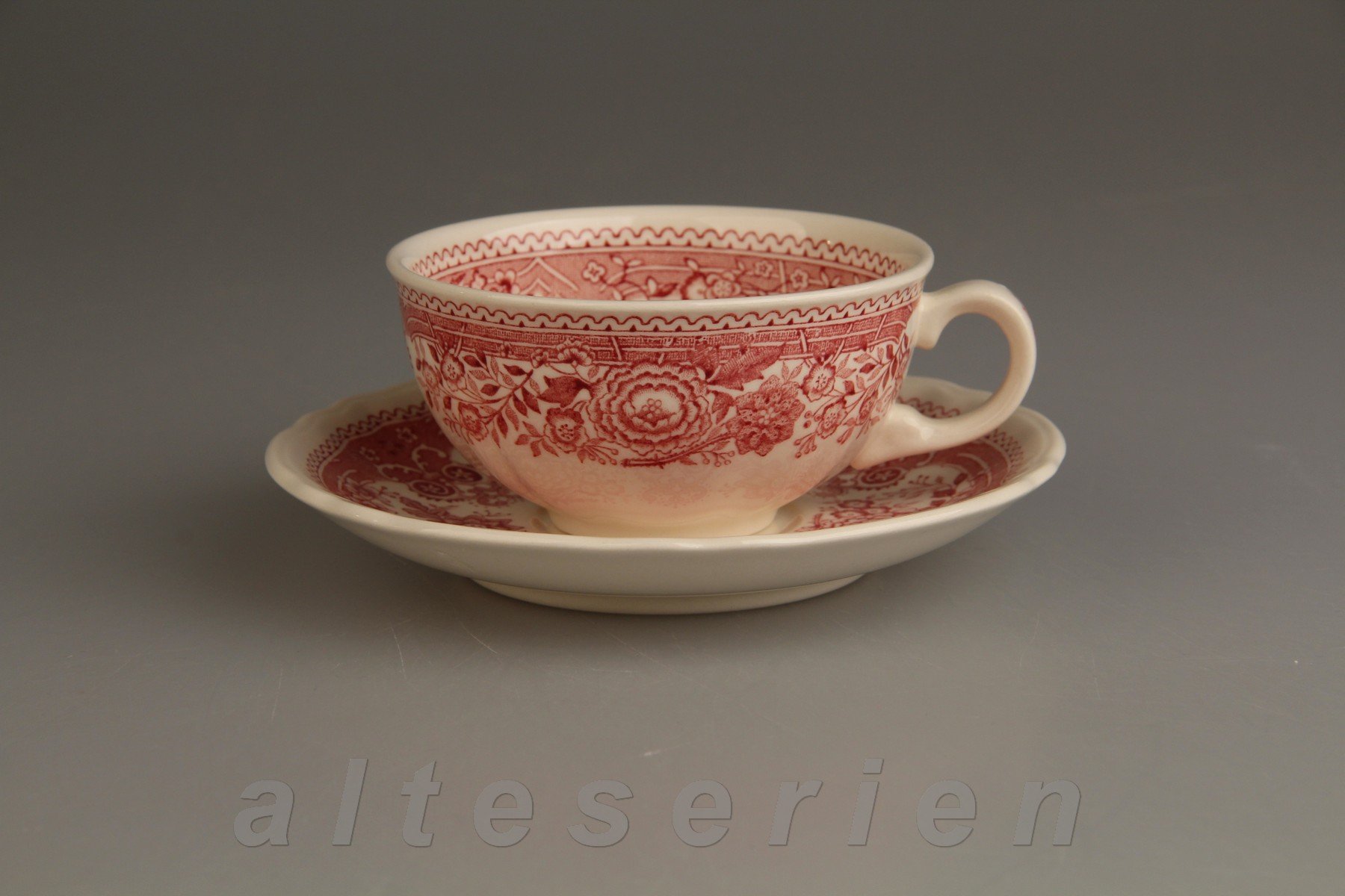 Teetasse mit Untere klein