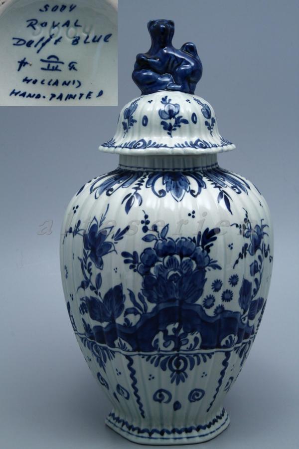 Vase Deckelvase H 31 cm