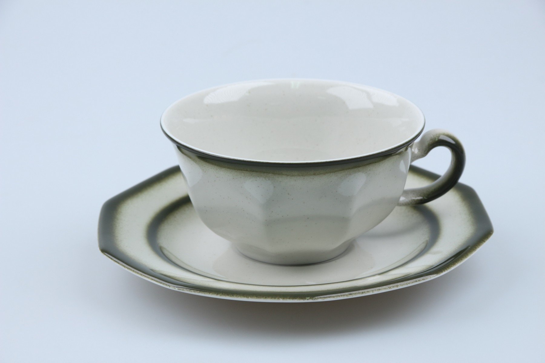 Teetasse mit Untere