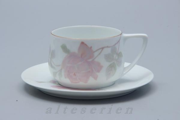 Teetasse mit Untere mit Goldrand