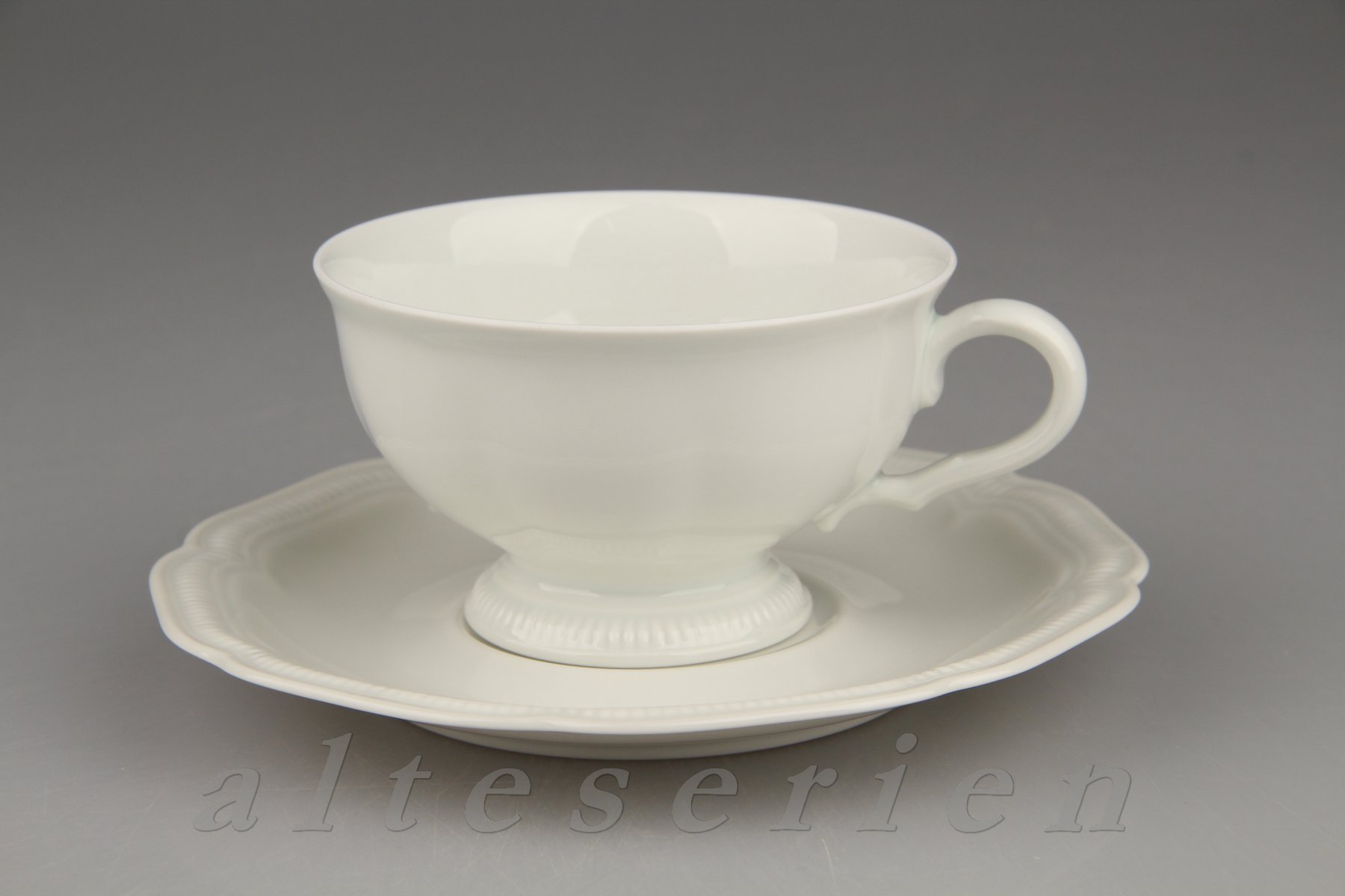 Teetasse mit Untere