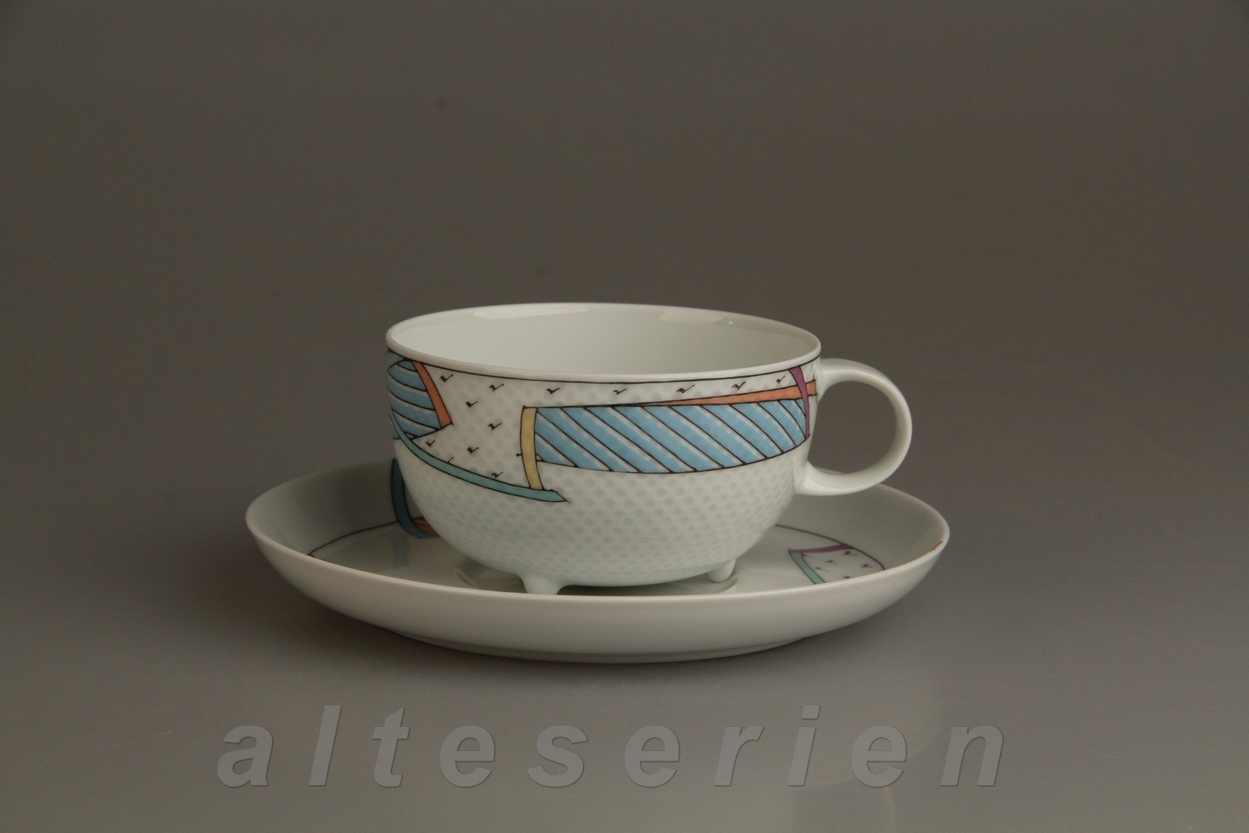 Teetasse mit Untere