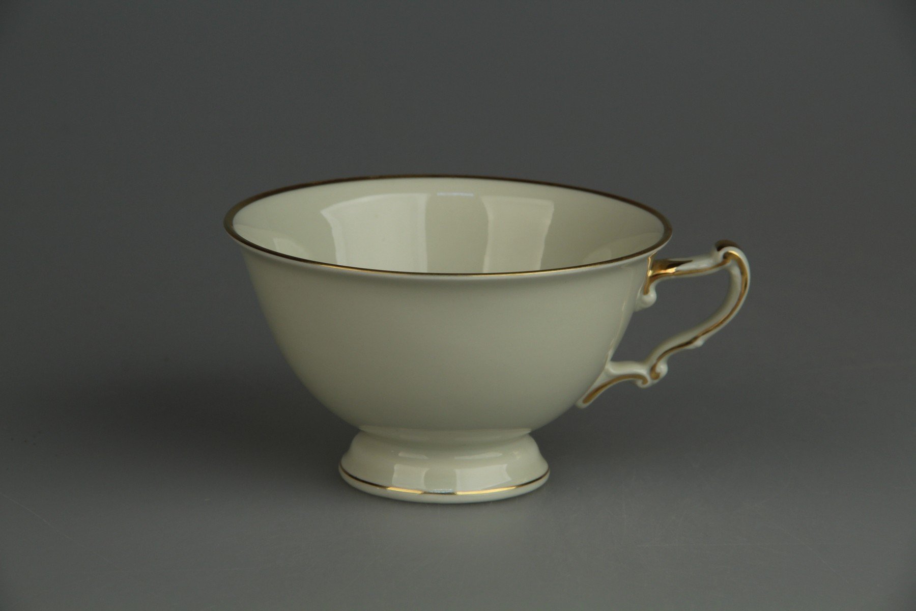 Teetasse D 10,5 cm H 6 cm