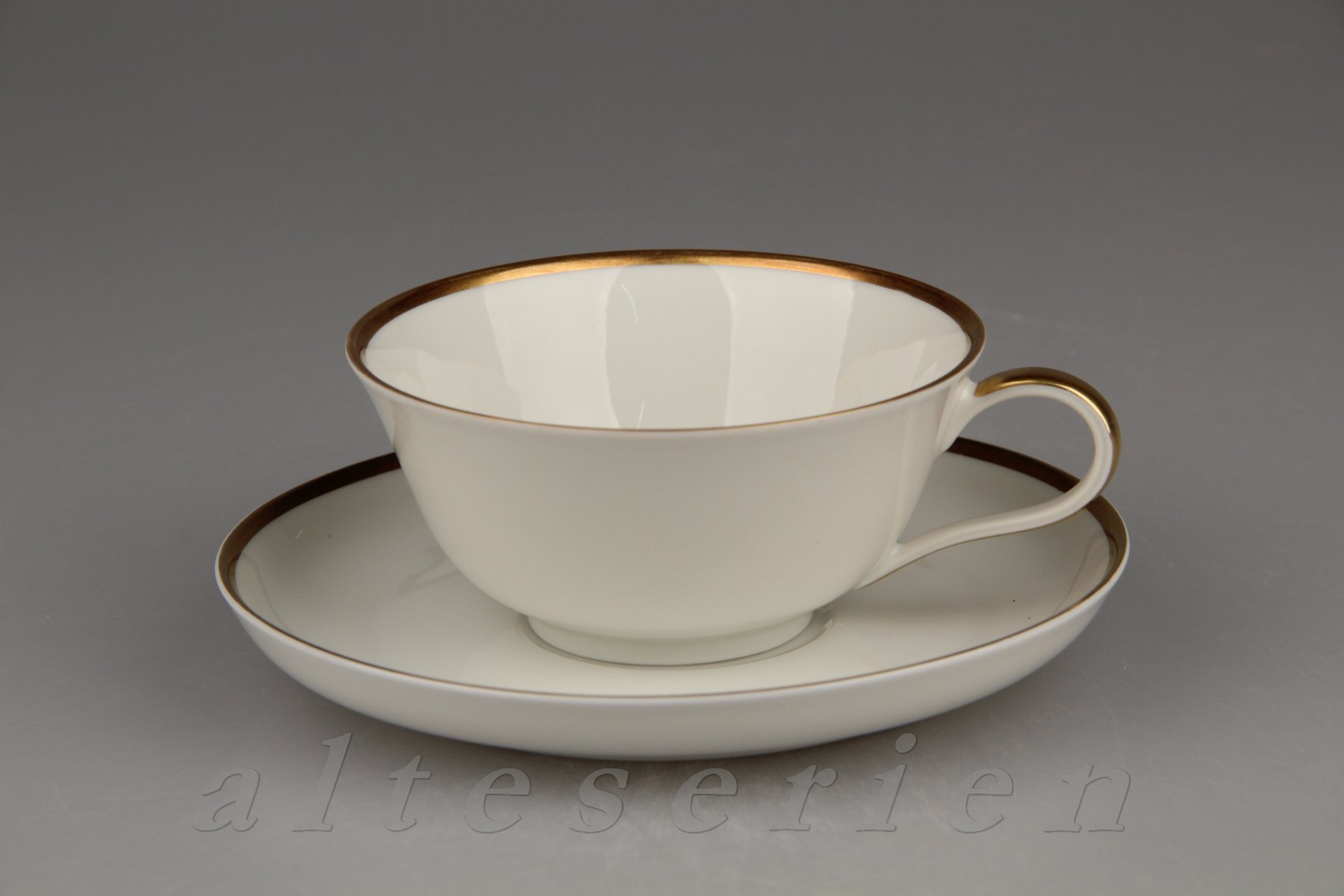 Teetasse mit Untere