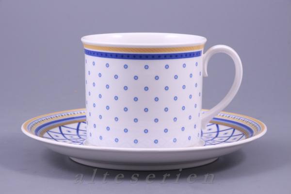 Kaffeetasse mit Untere groß