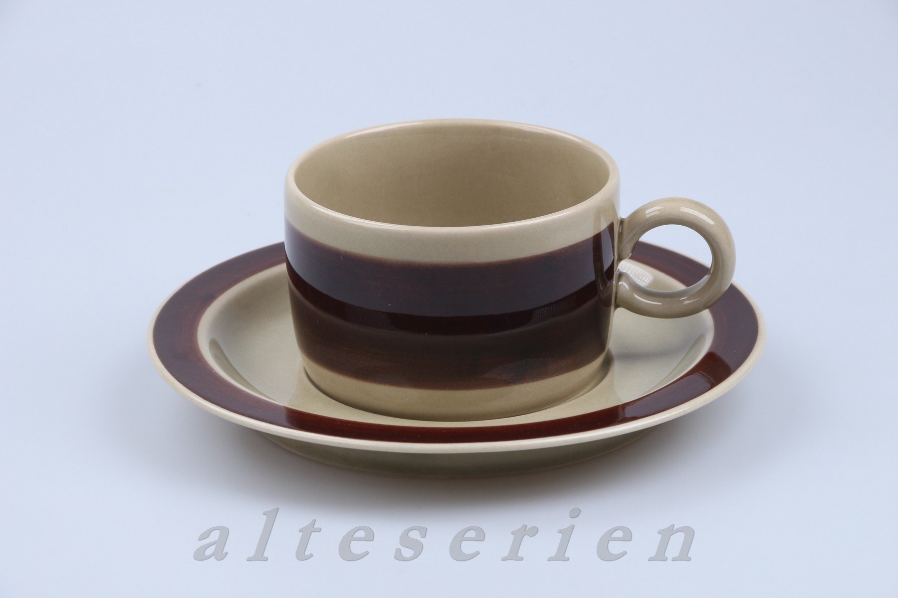 Teetasse mit Untere