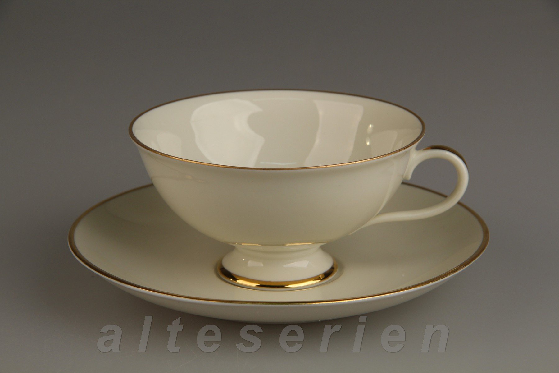 Teetasse mit Untere