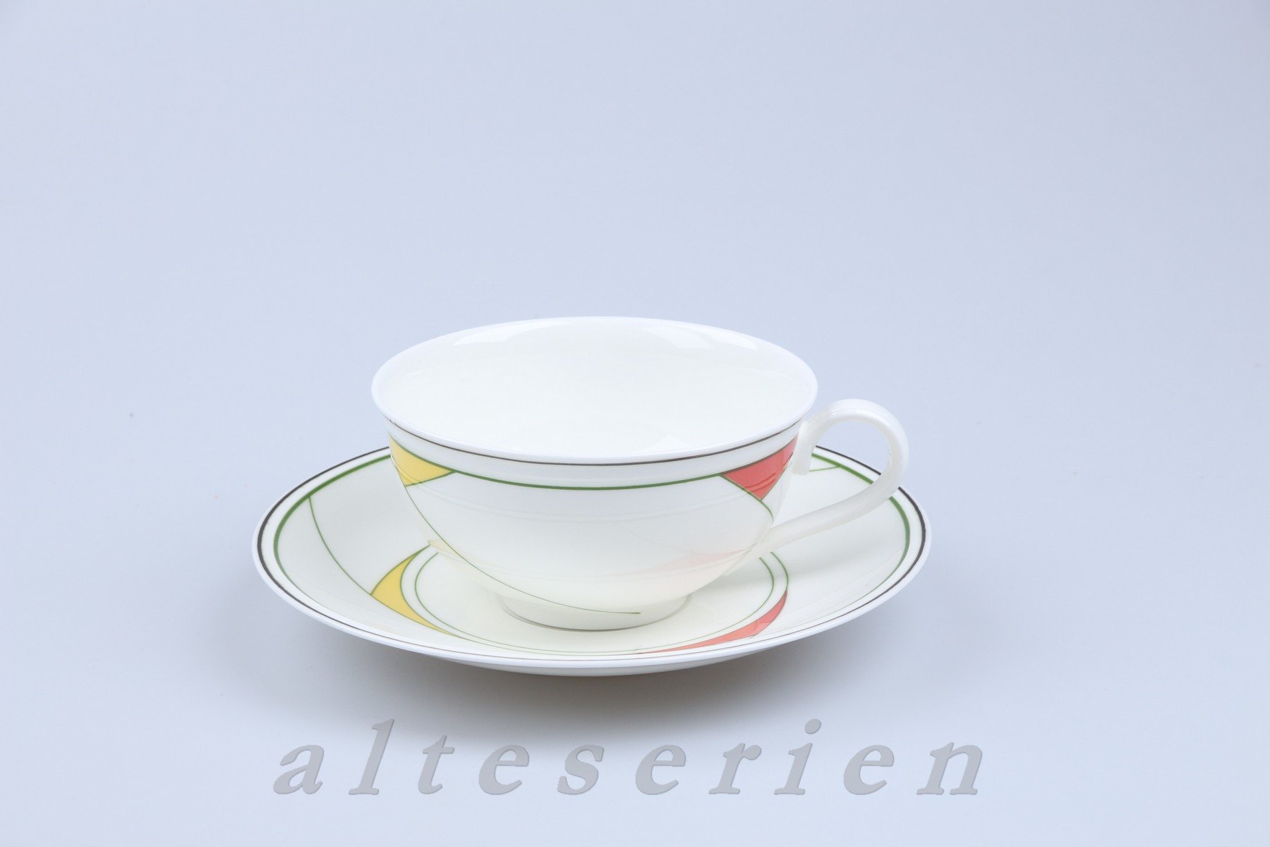 Teetasse mit Untere