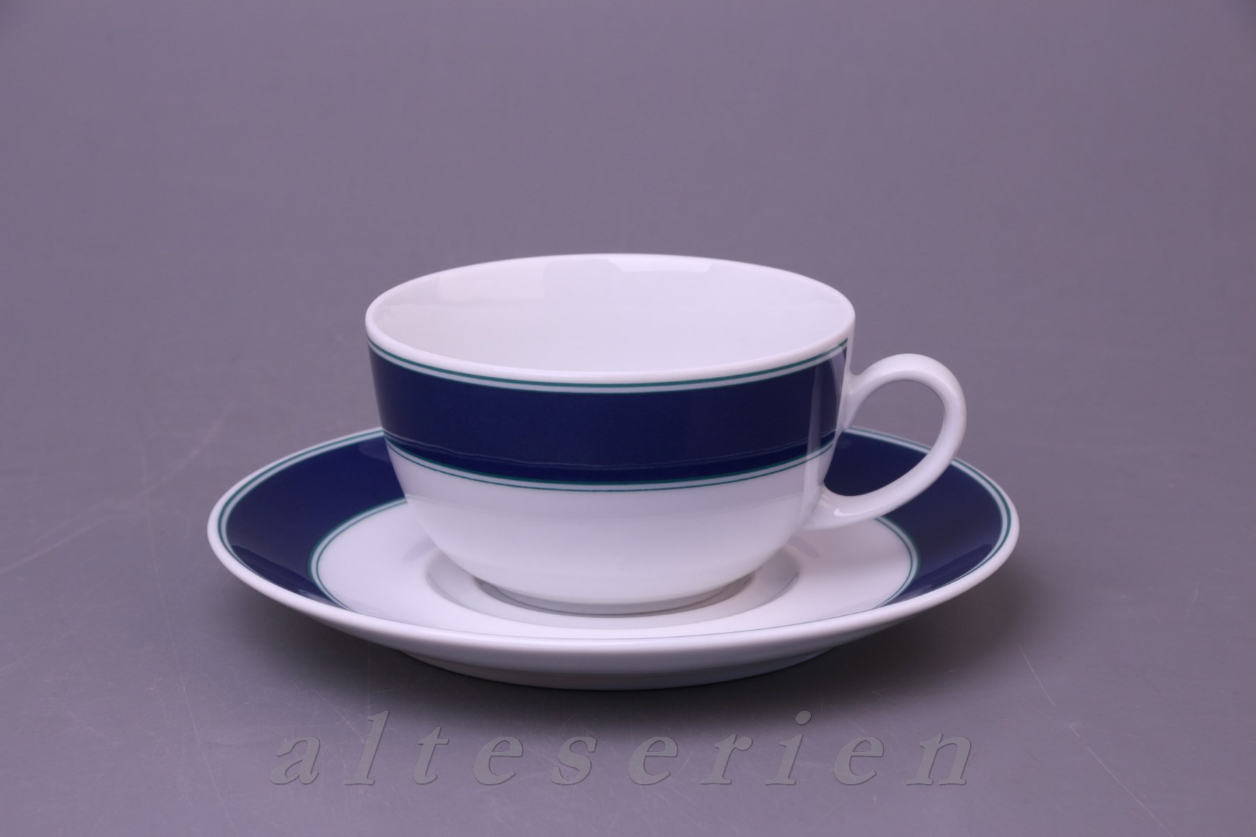 Teetasse mit Untere Blauer Rand