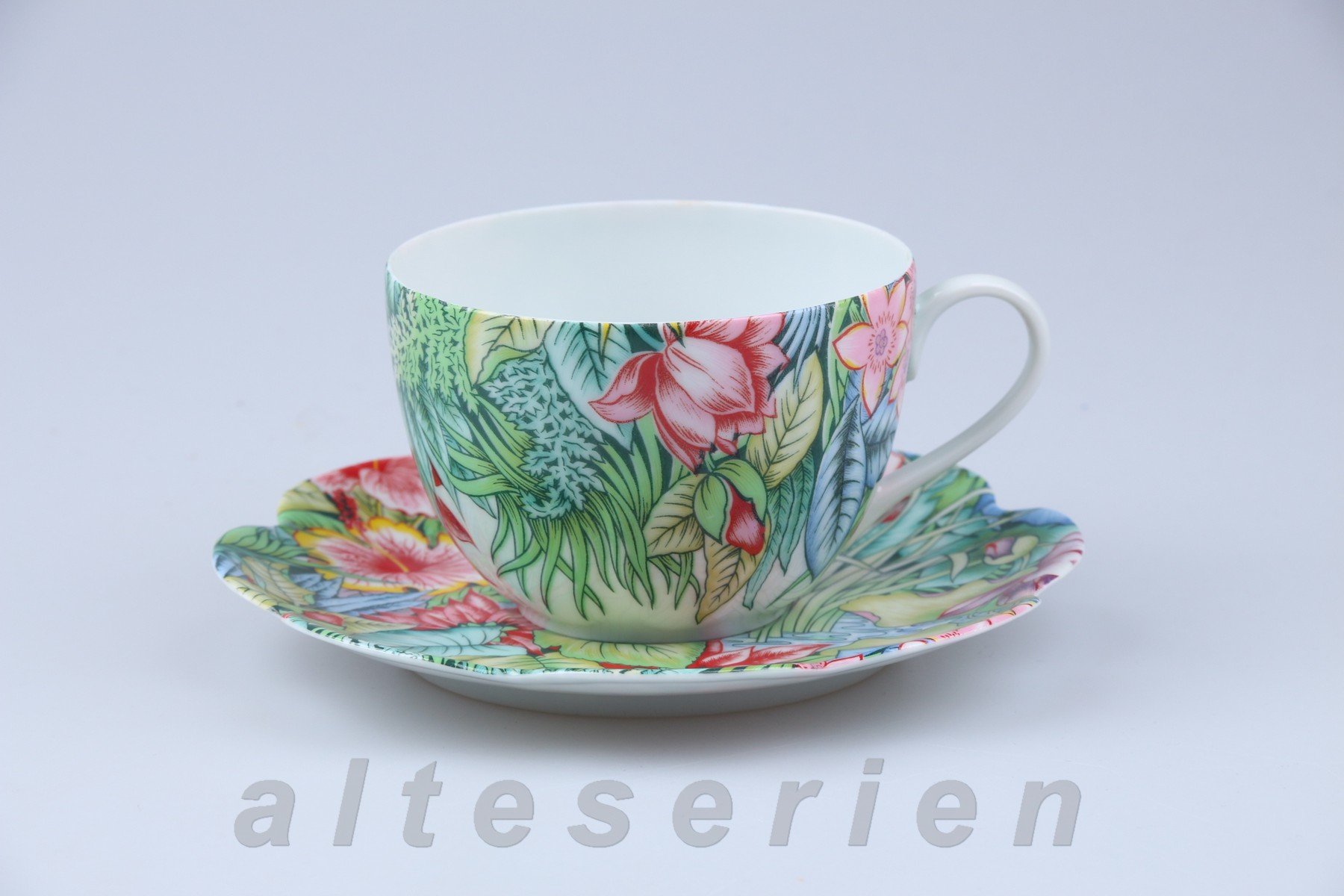 Teetasse mit Untere