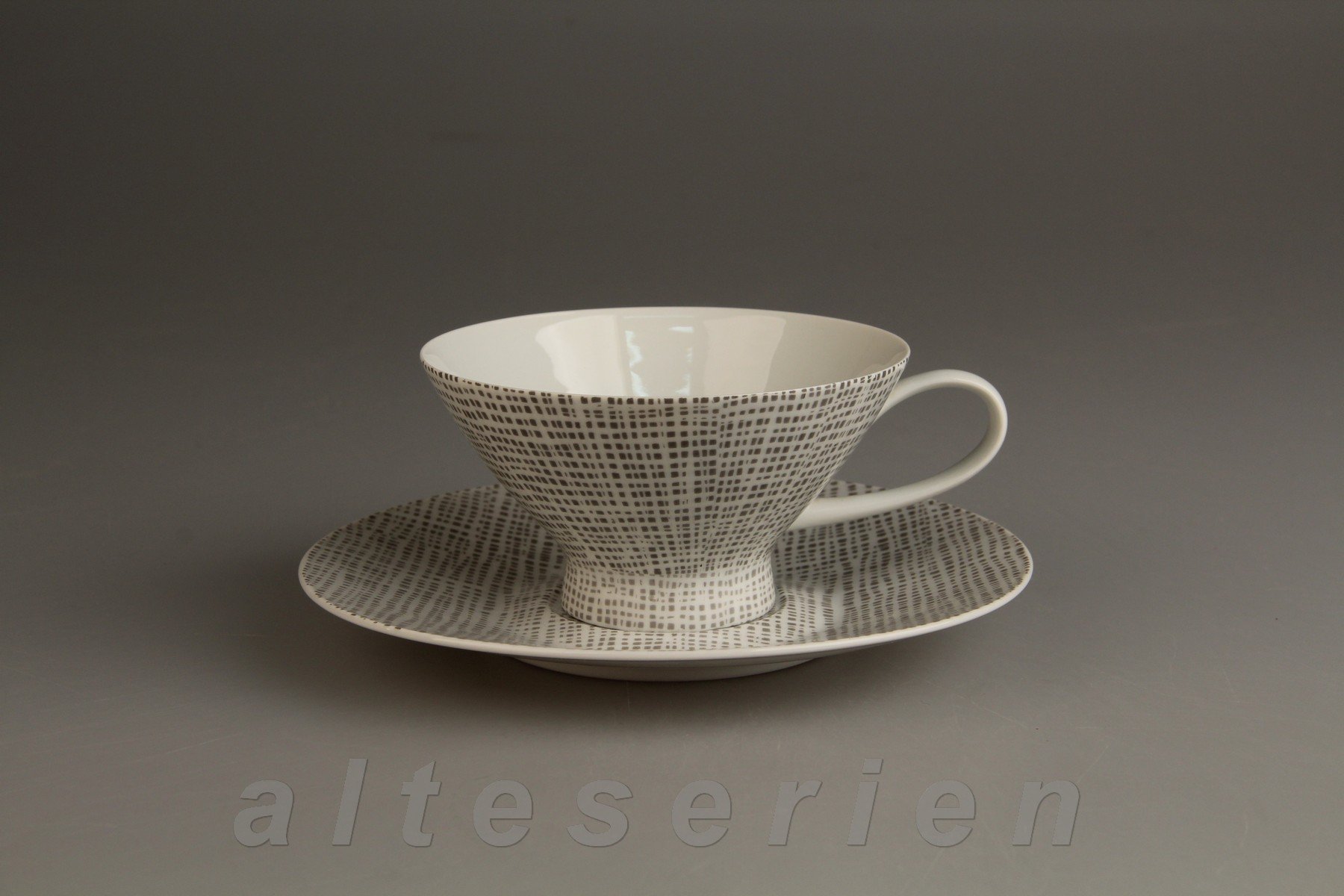 Teetasse mit Untere