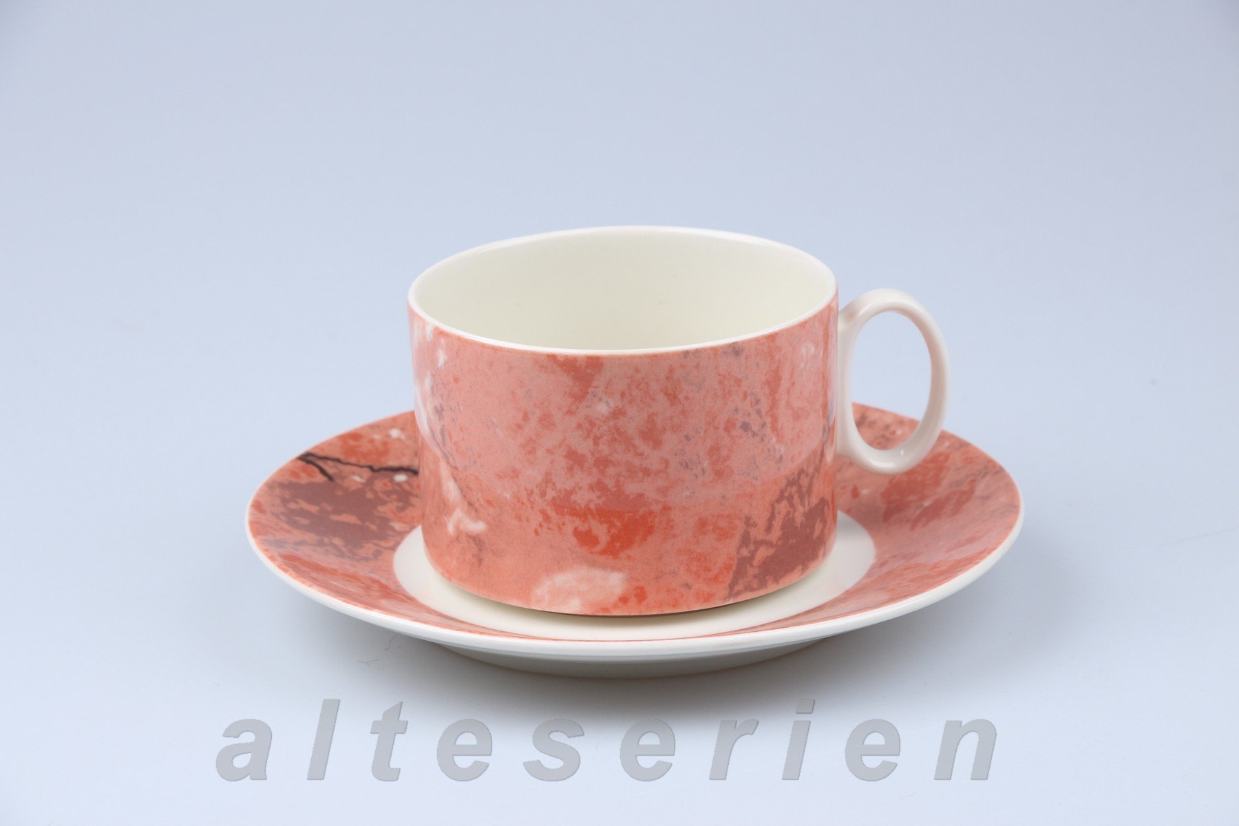 Teetasse mit Untere