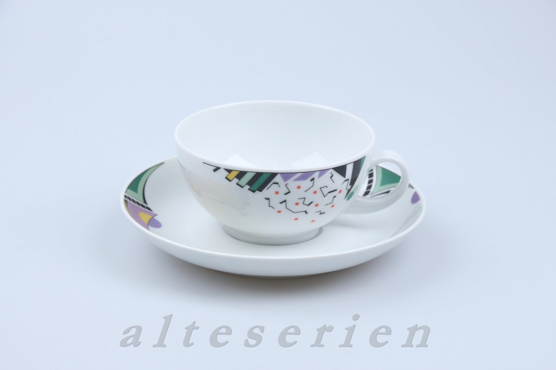 Teetasse mit Untere