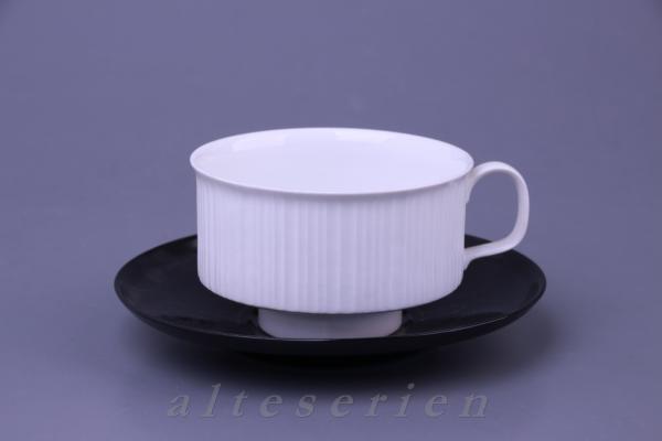 Teetasse mit Untere