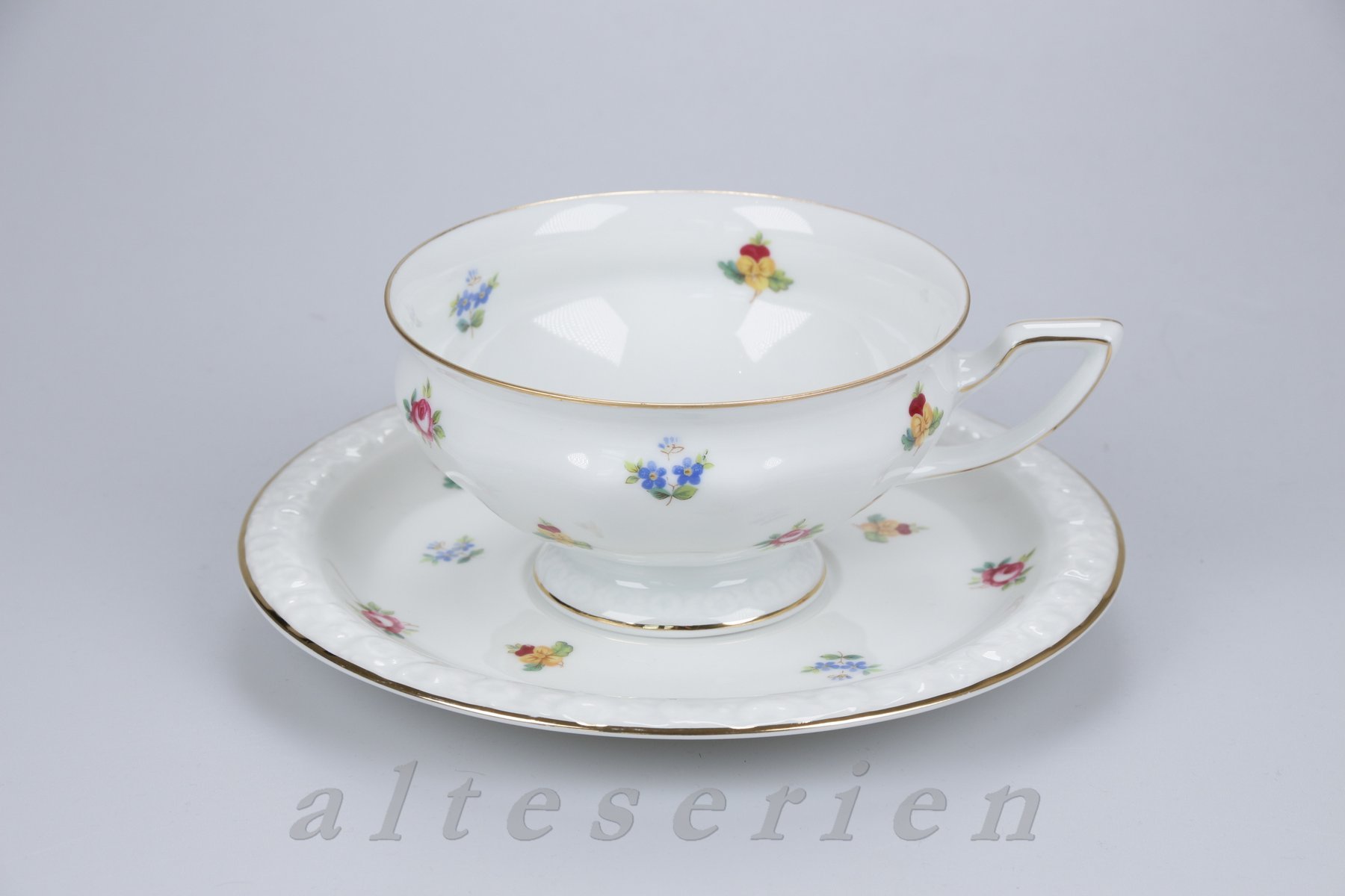 Teetasse mit Untere