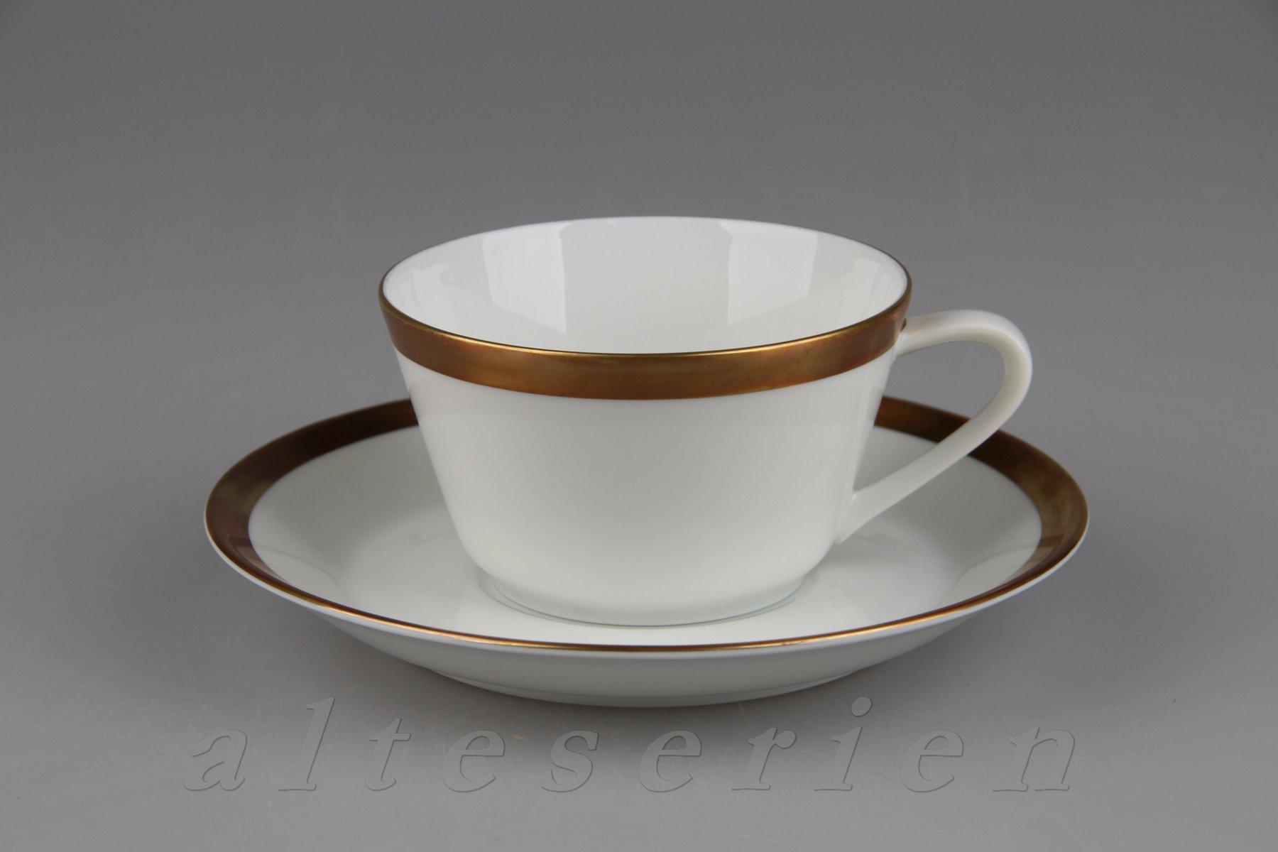 Teetasse mit Untere