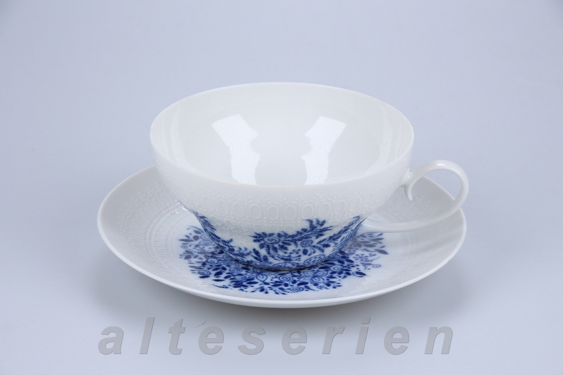 Teetasse mit Untere