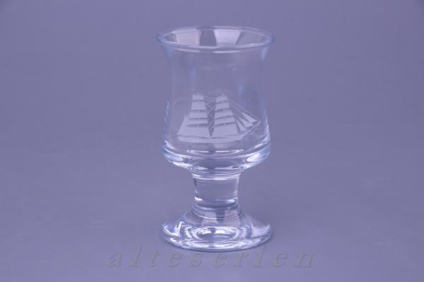 Süßweinglas mit Schiff