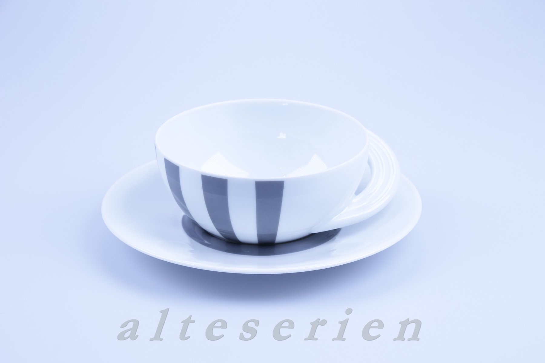 Teetasse mit Untere