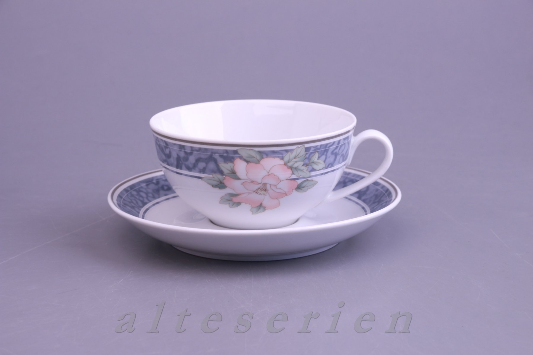 Teetasse mit Untere