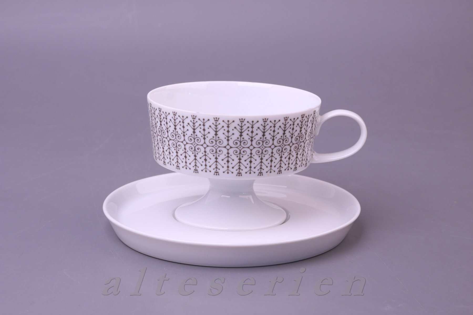 Teetasse mit Untere