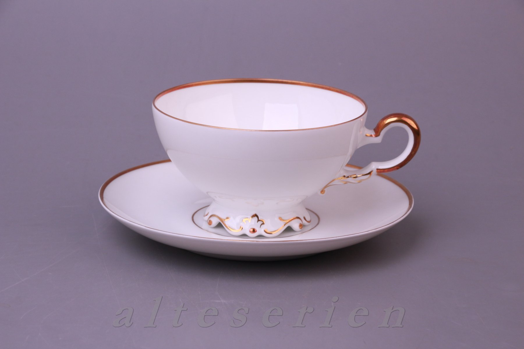 Teetasse mit Untere