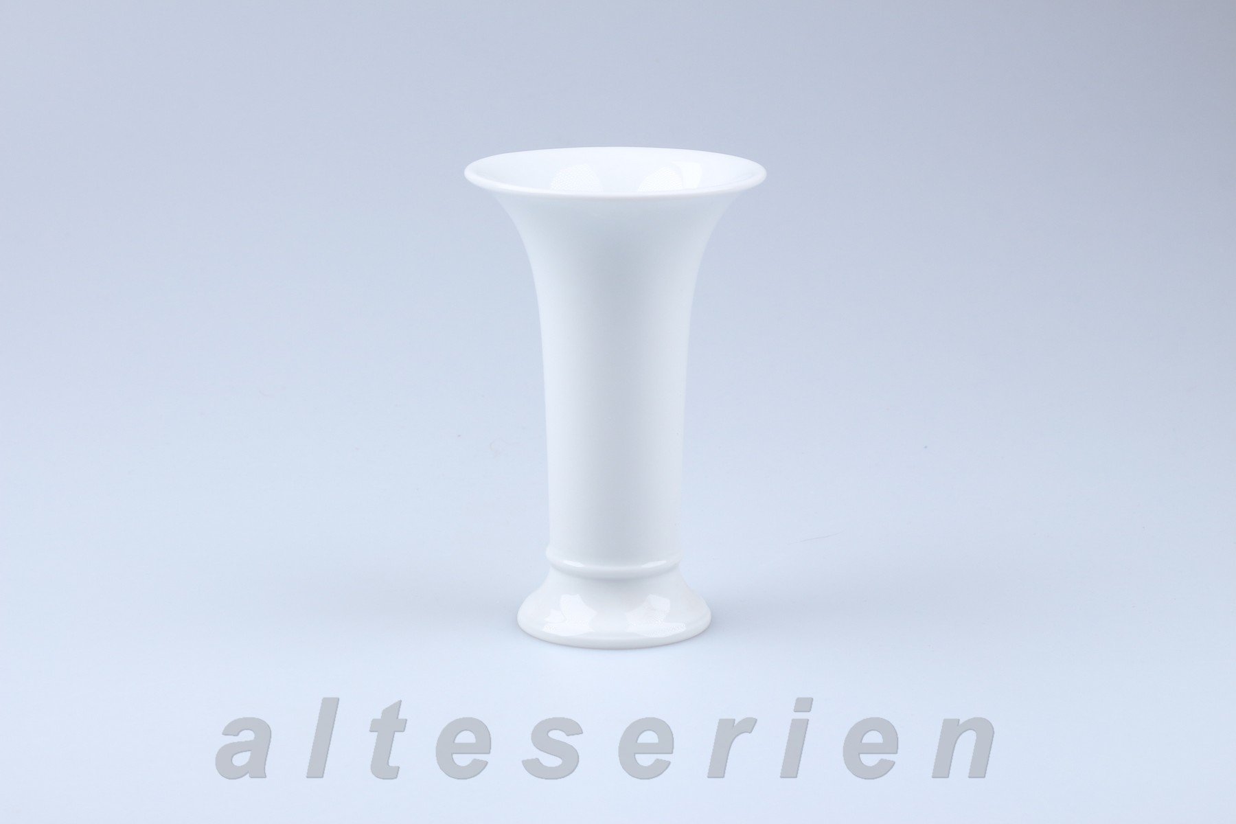 Vase Trompetenform 0 II. Wahl