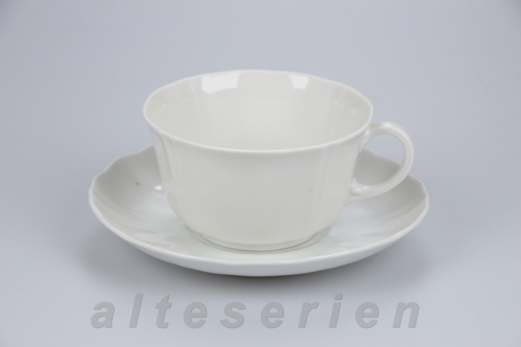 Teetasse mit Untere