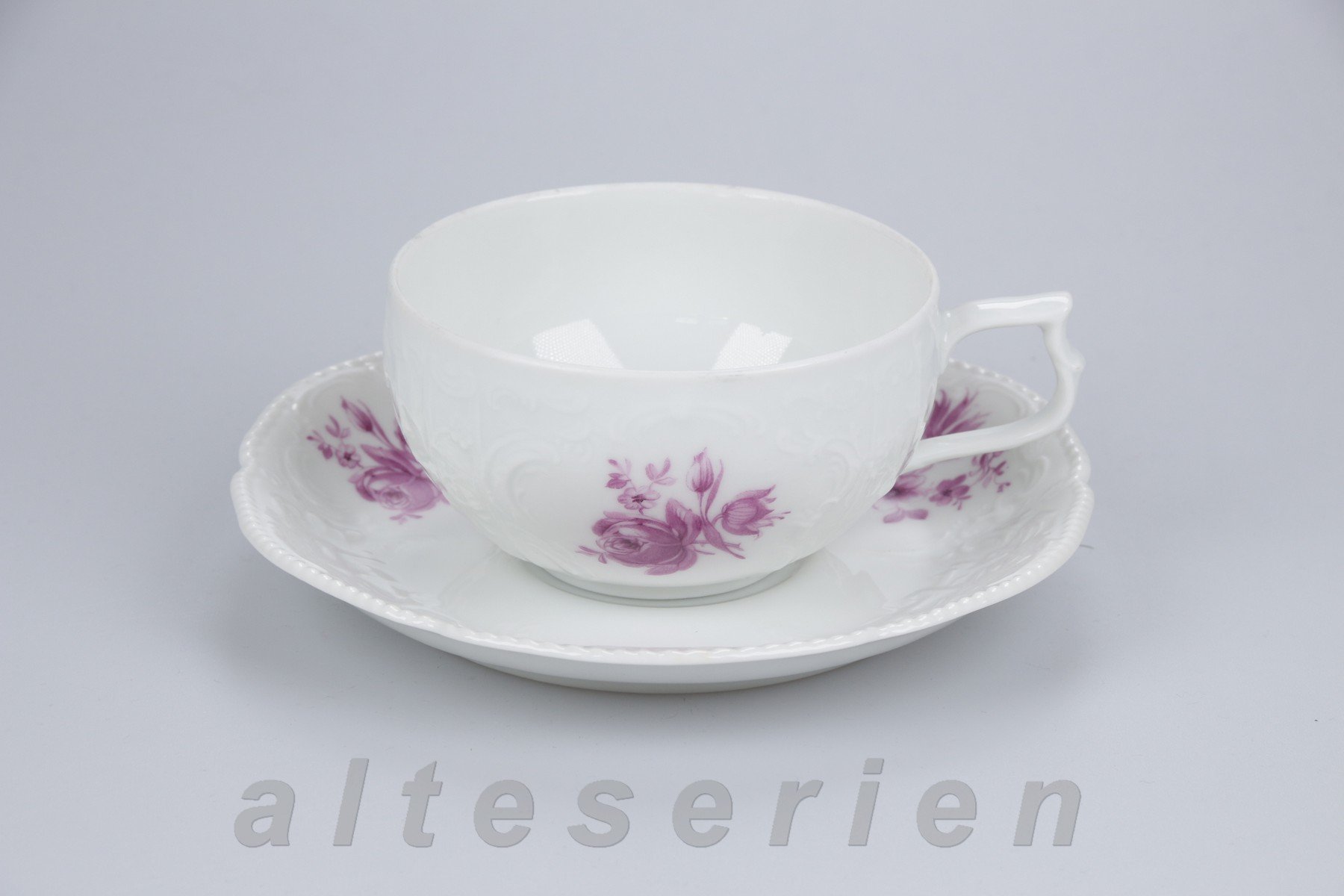 Teetasse mit Untere