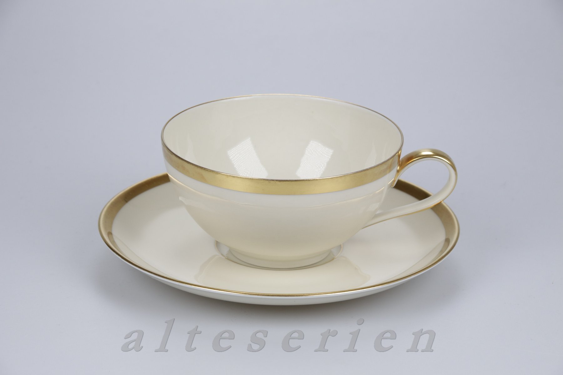 Teetasse mit Untere