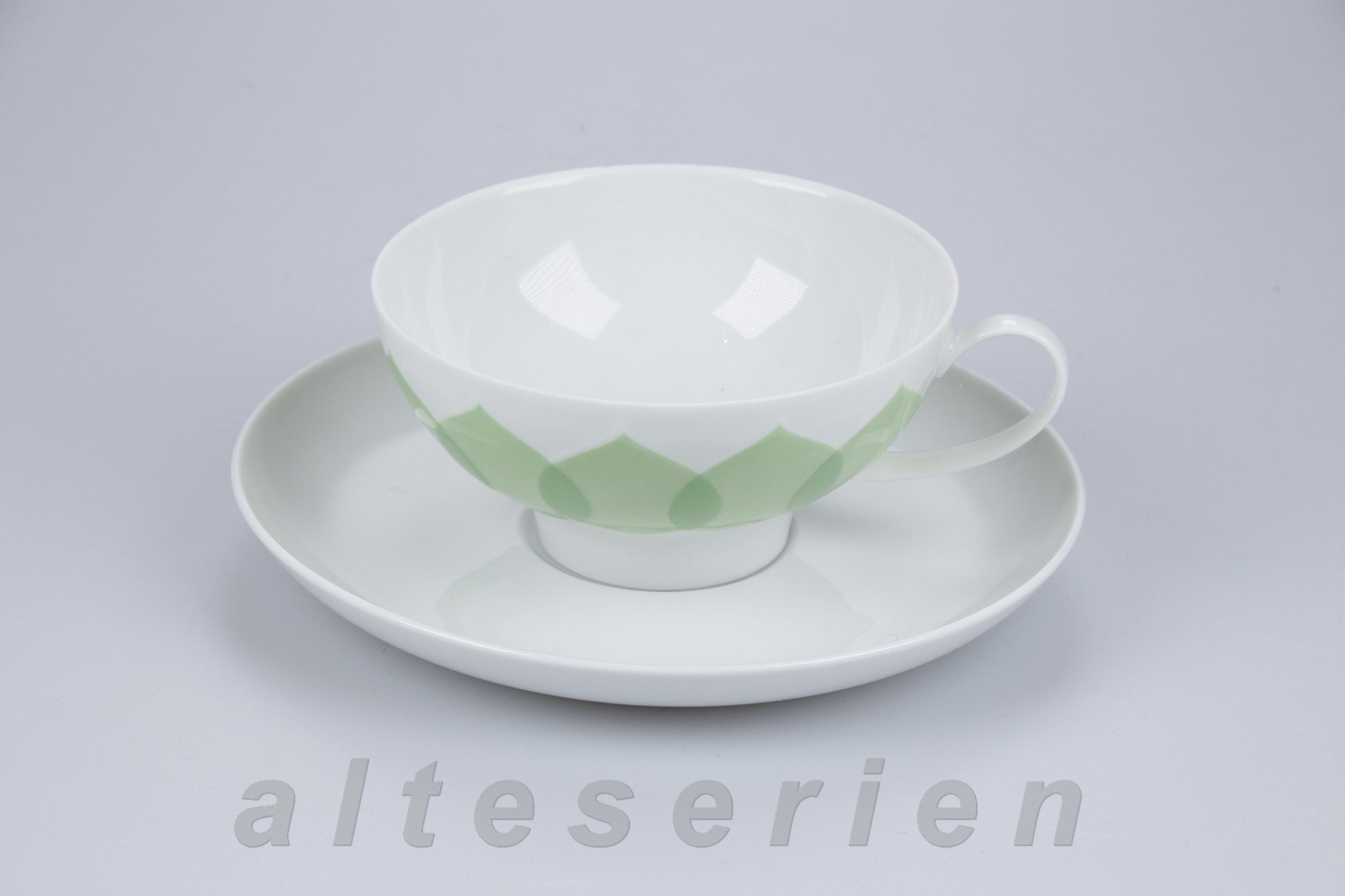 Teetasse mit Untere