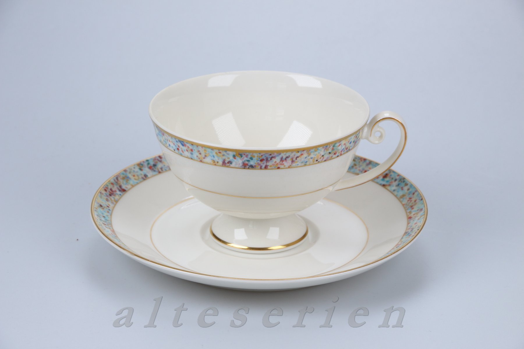 Teetasse mit Untere