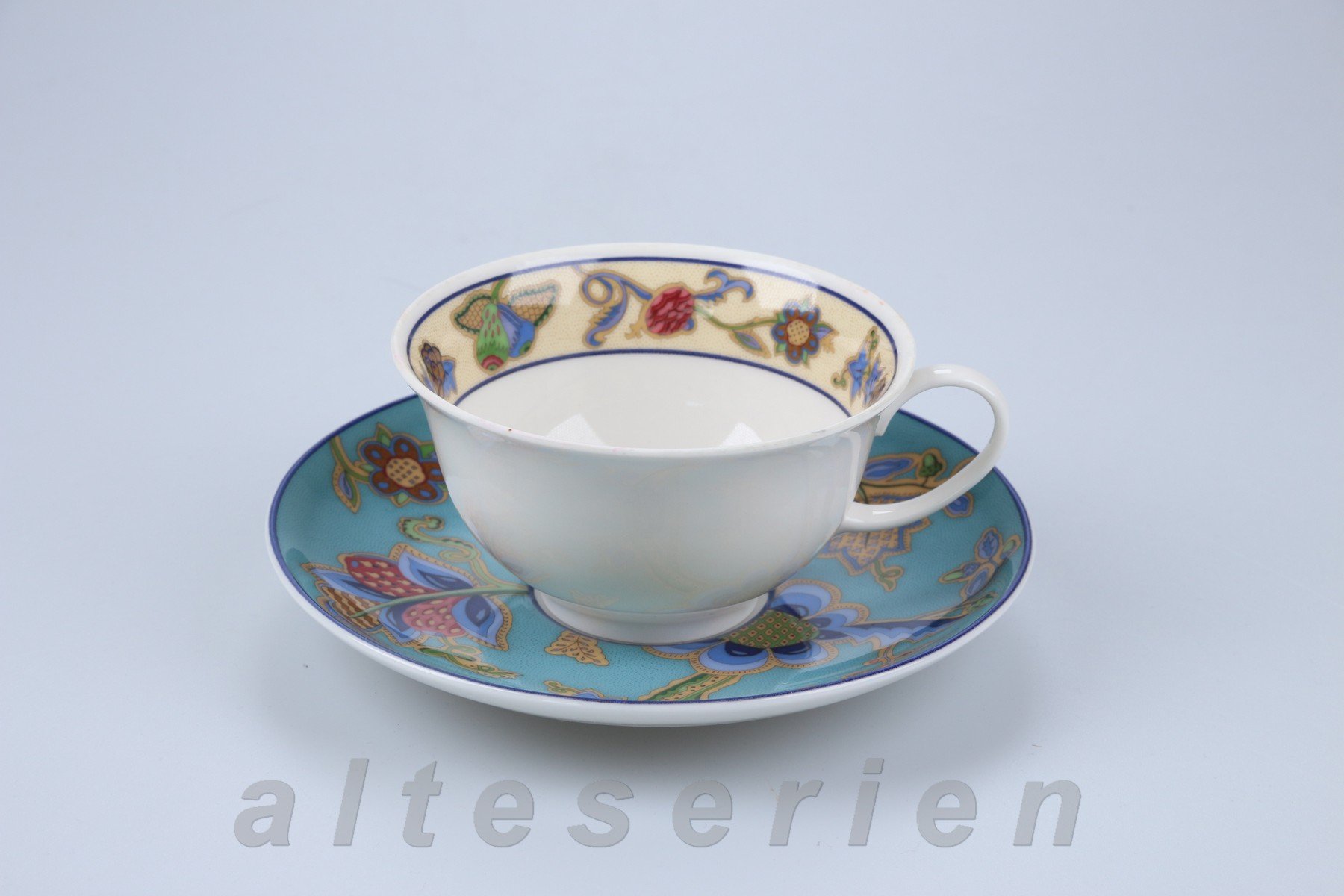 Teetasse mit Untere