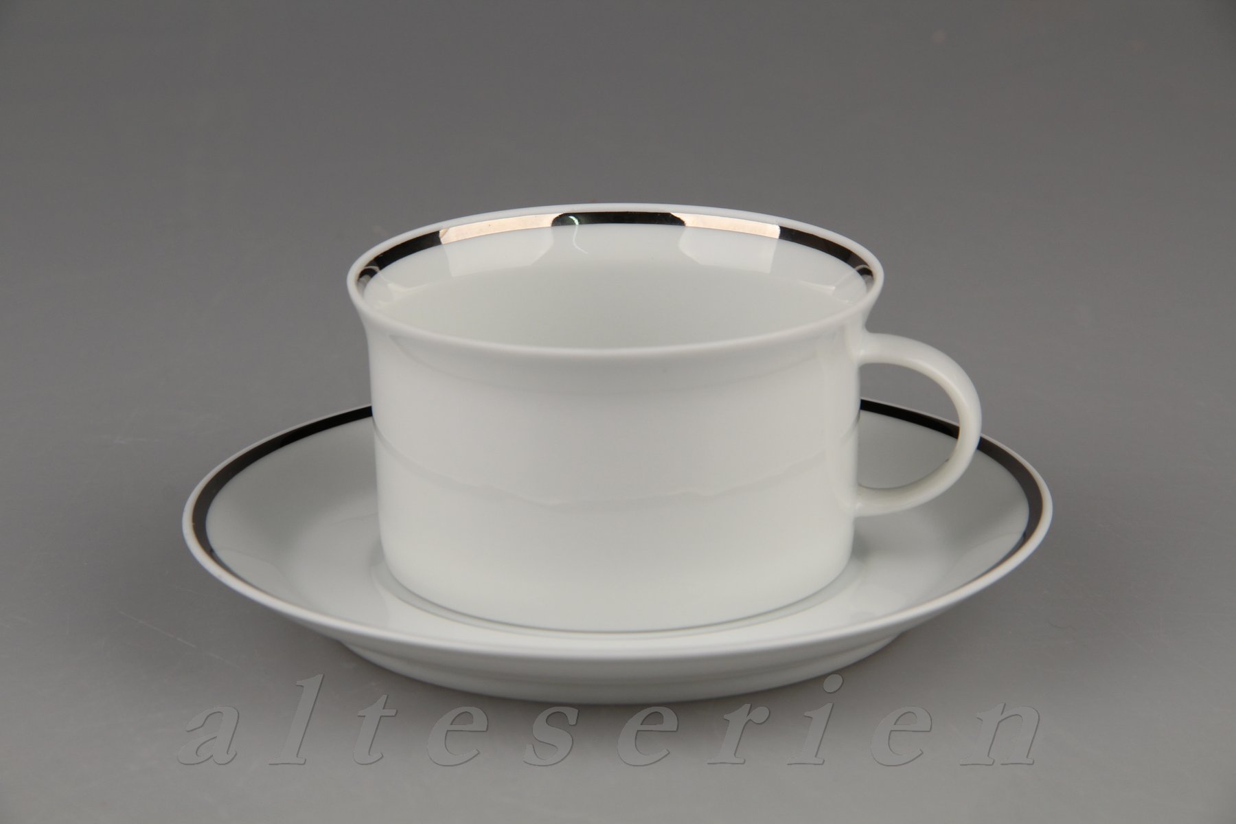 Teetasse mit Untere