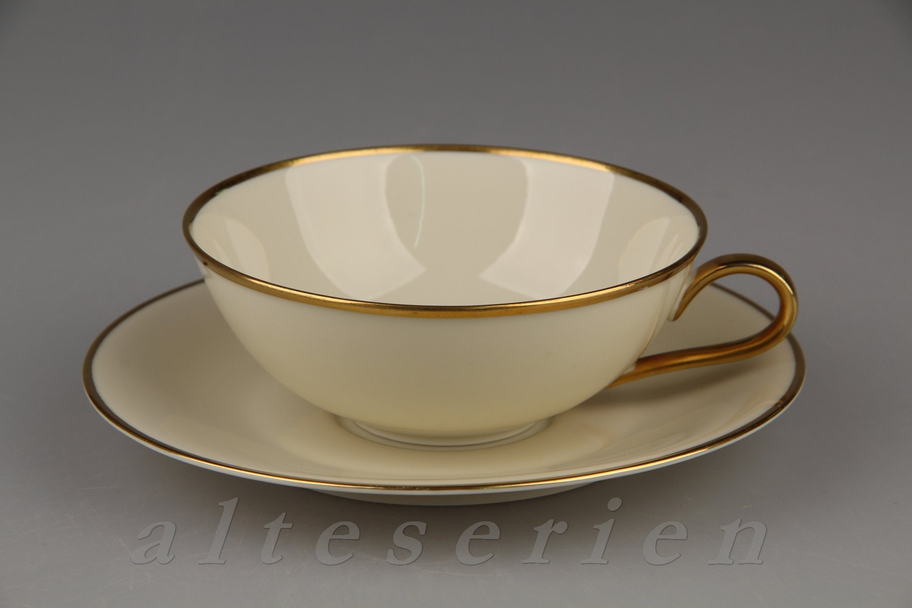 Teetasse mit Untere