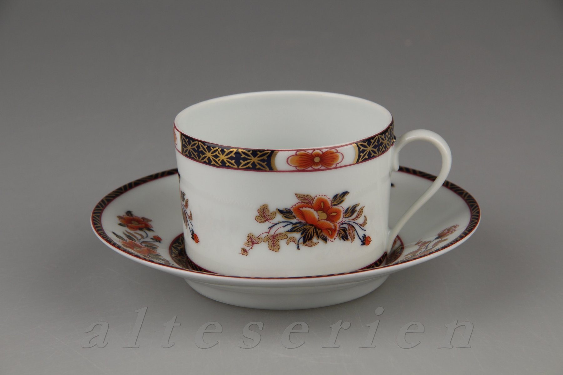 Teetasse mit Untere