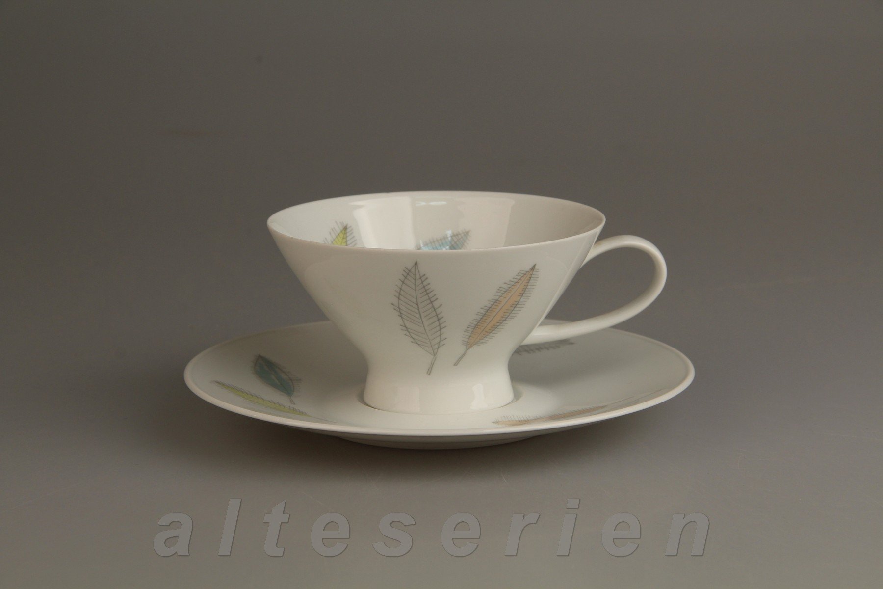 Teetasse mit Untere