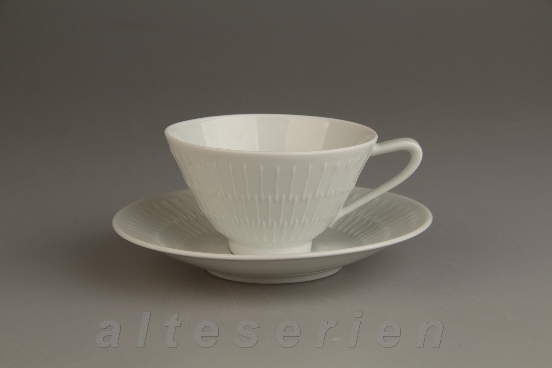 Teetasse mit Untere klein