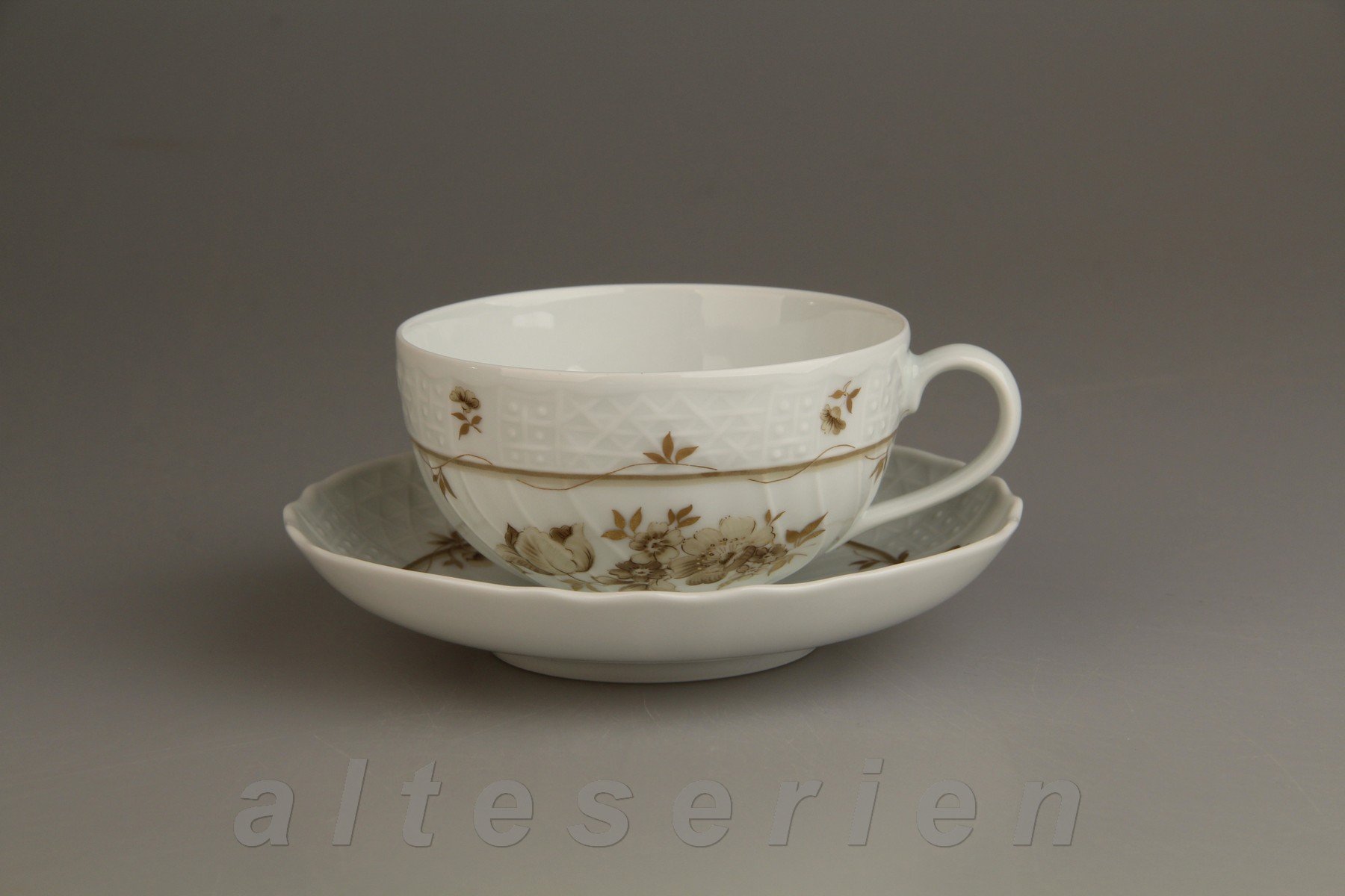 Teetasse mit Untere